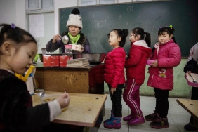 China to Survey Children Left Behind by Migrant Workers